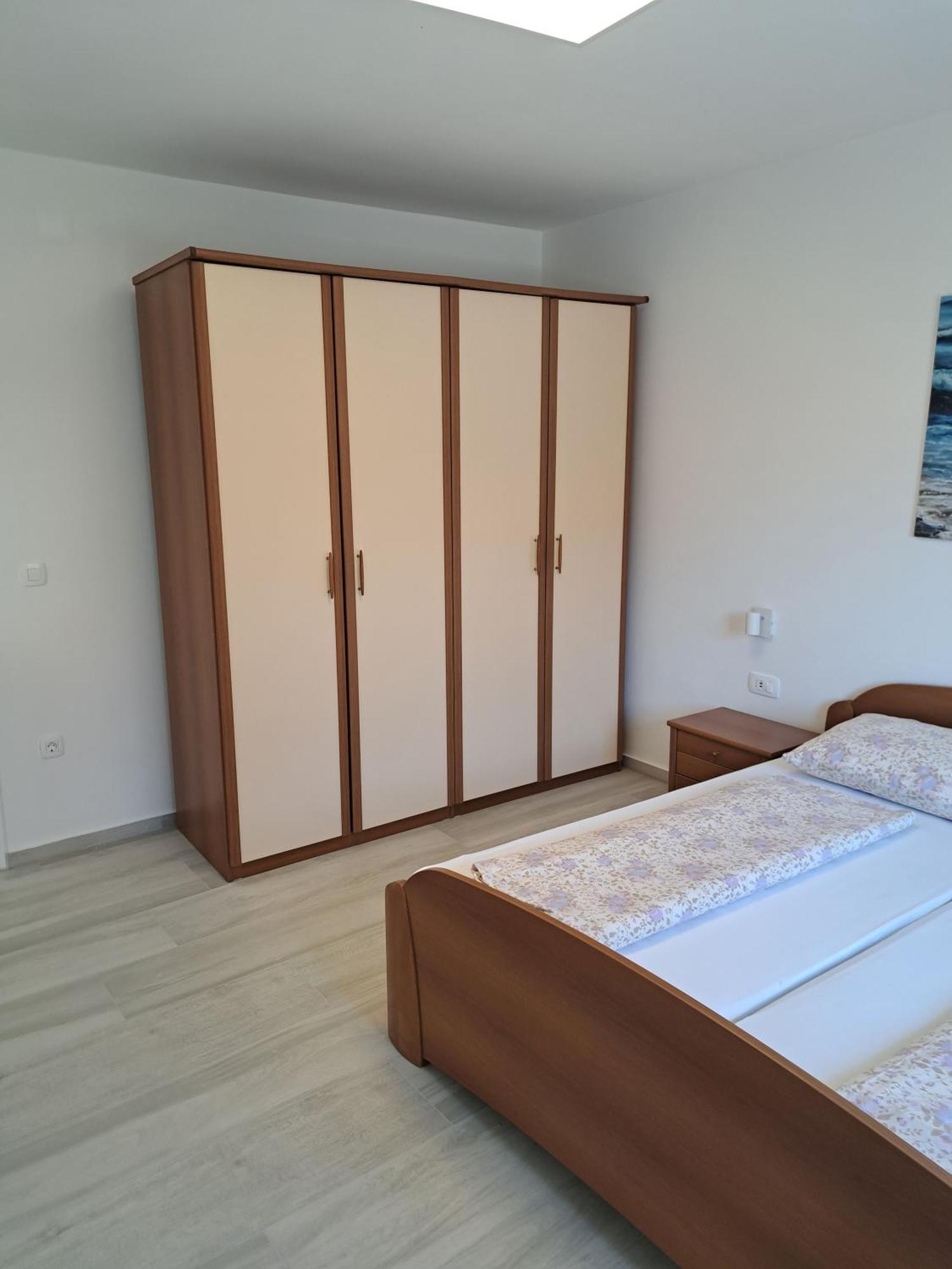 Apartmani Totic Malinska Exterior foto