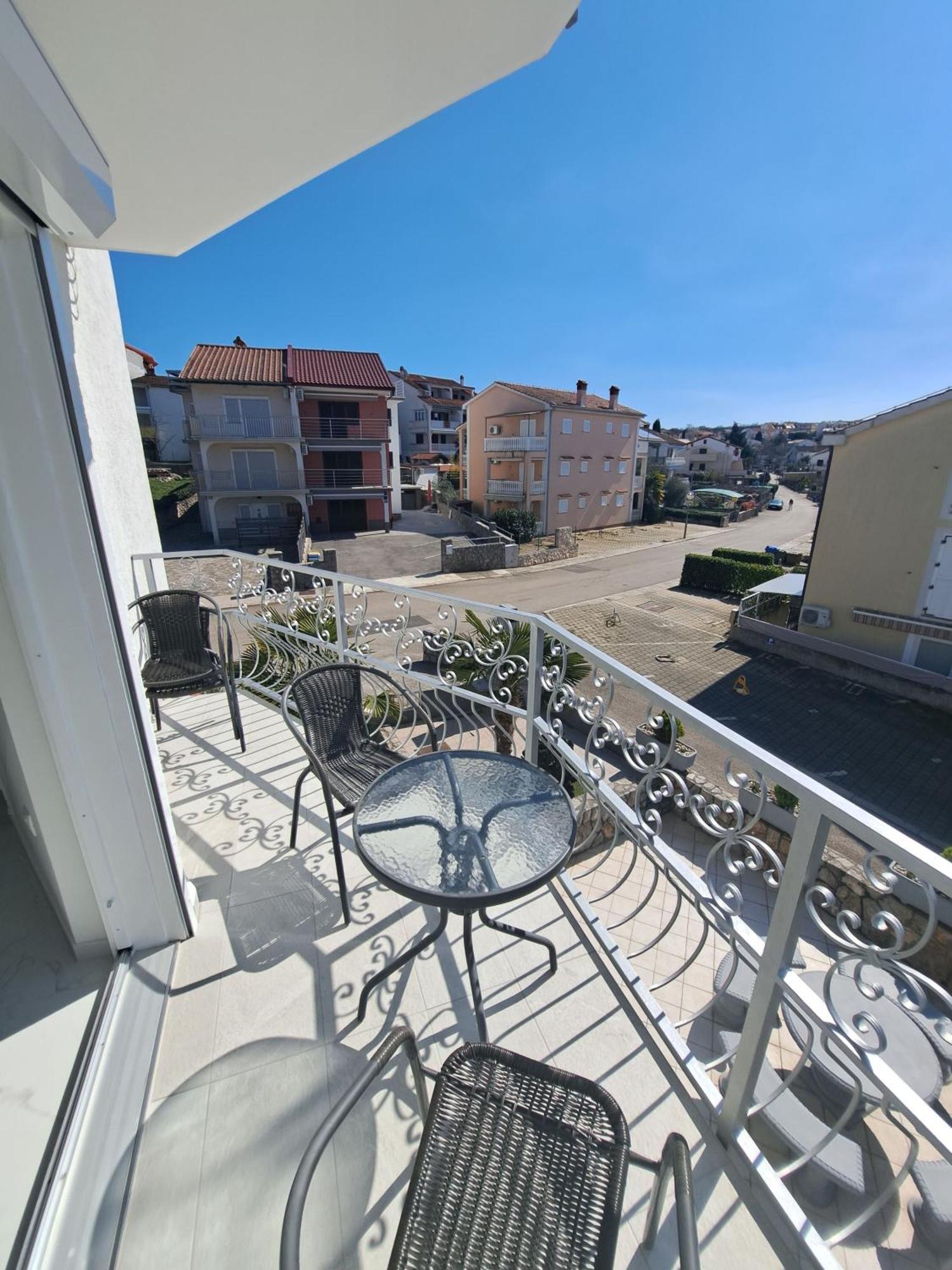 Apartmani Totic Malinska Exterior foto